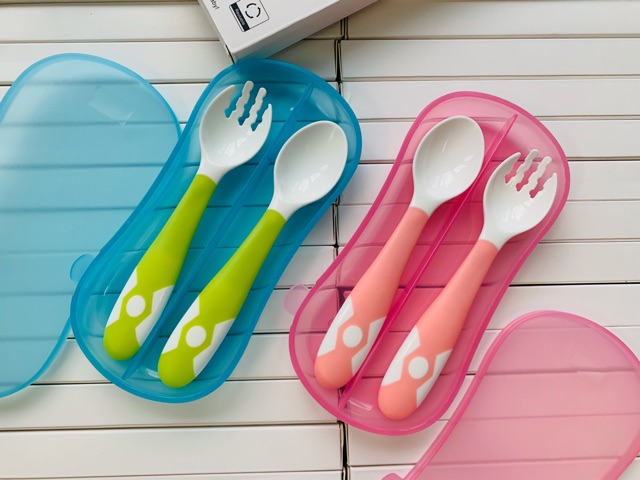 (Hàng cao cấp hộp riêng) Bộ thìa nĩa Silicon uốn cong cho bé tập ăn dặm