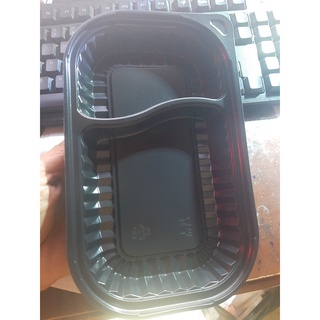 hộp đen dùng 1 lần có 2 ngăn khay đen 100 cái có nắp trong giá cả hợp lý cho các khách hàng