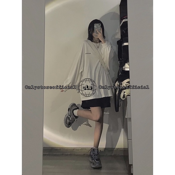 Áo sweater cotton trắng và quần đùi kaki đen, nhận hàng có vấn đề liên hệ shop trươc khi đánh giá