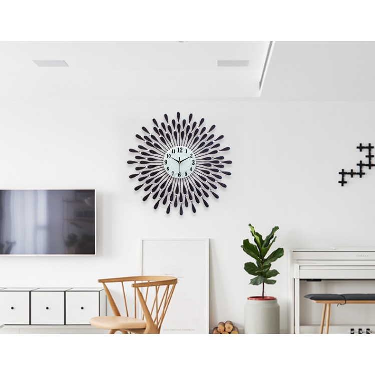 Đồng hồ treo tường trang trí Mặt Trời Đen MTD kích thước 70x70 cm