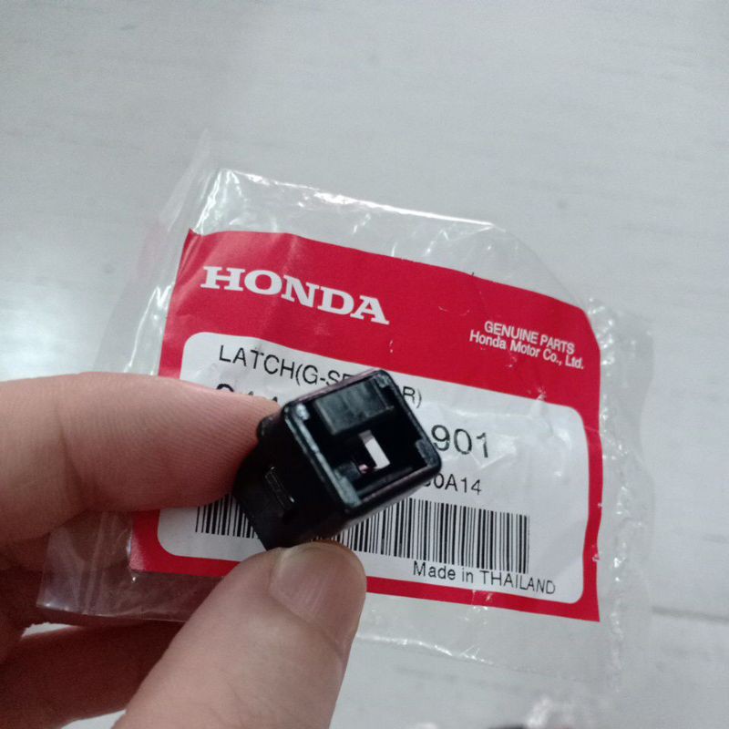 Chốt giữ Nắp cốp Honda Sh việt nam 2013-2020