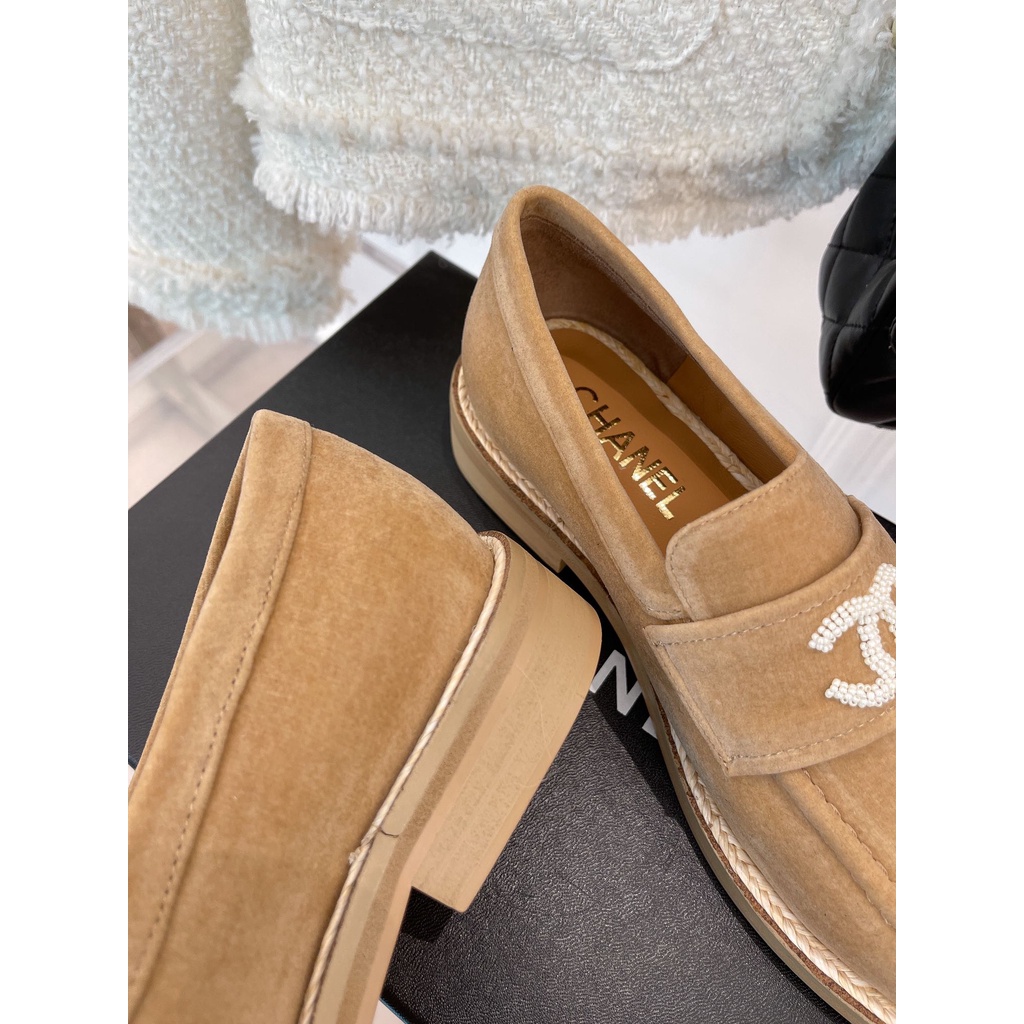 Giày lười nhung thời trang nữ cao cấp 𝘾𝙝𝙖𝙣𝙚𝙡 𝘾𝙝𝙖𝙣n𝙚𝙡 sành điệu, thanh lịch