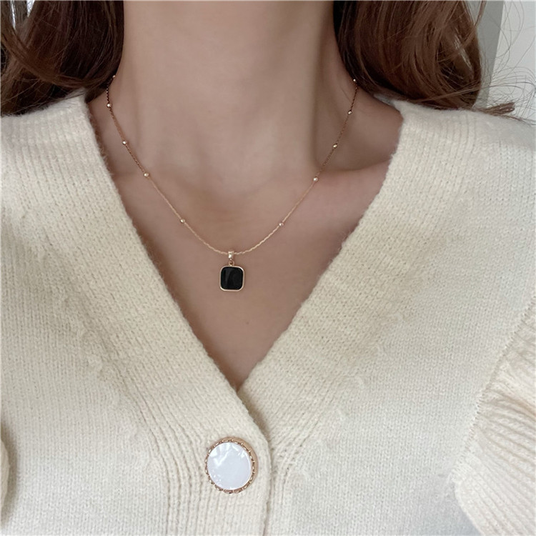 Square geometric dripping enamel necklace high-end women's light luxury cold wind feeling fashion personality niche necklace necklace temperament