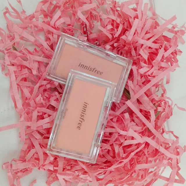 Phấn má hồng innisfree.Màu blusher veil 2 .Màu nhẹ nhàng dễ dùng với lứa tuổi học sinh, sinh viên, Có thay phấn mắt.
