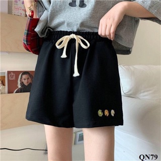 Quần short hoa cúc