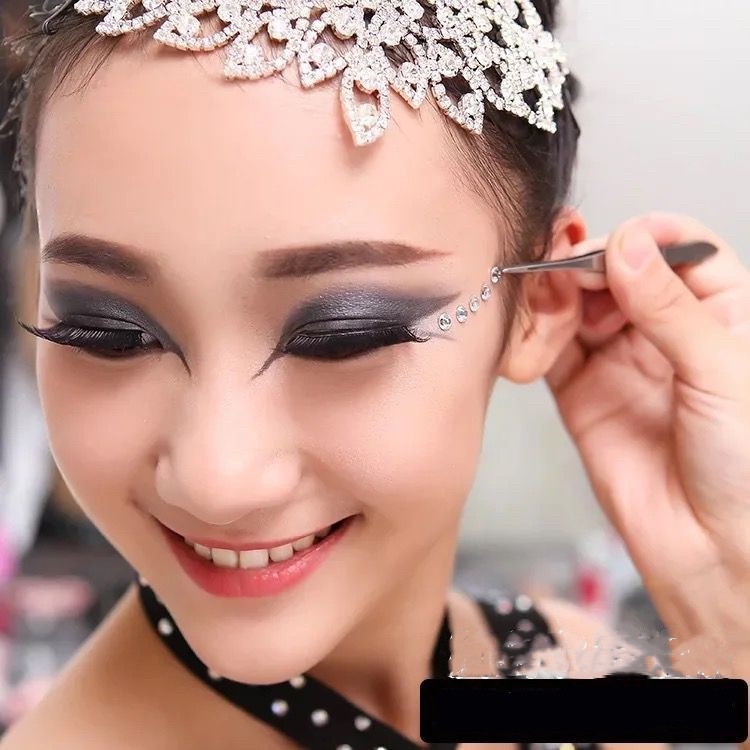 Miếng Dán Trang Điểm Mắt Kiểu Kim Cương Ngọc Trai Giả 2023
