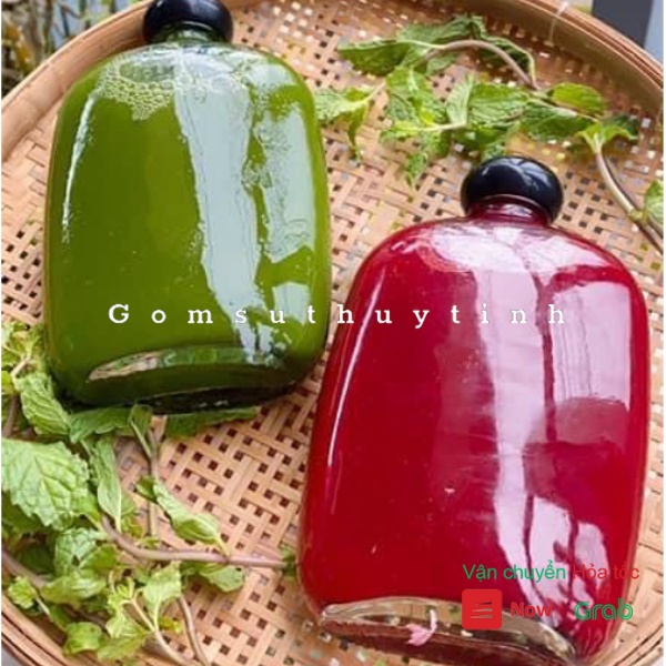 Chai thủy tinh/ Bình thủy tinh dẹt tròn nắp nhựa có dung tích là 500ml
