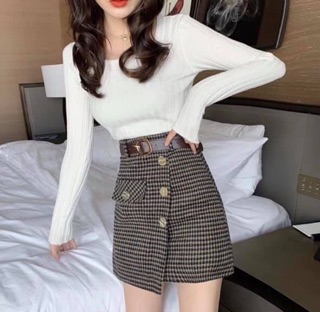 Chân váy kẻ caro khuy