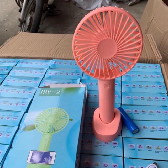 Quạt tích điện có chỗ để điện thoại cực khoẻ