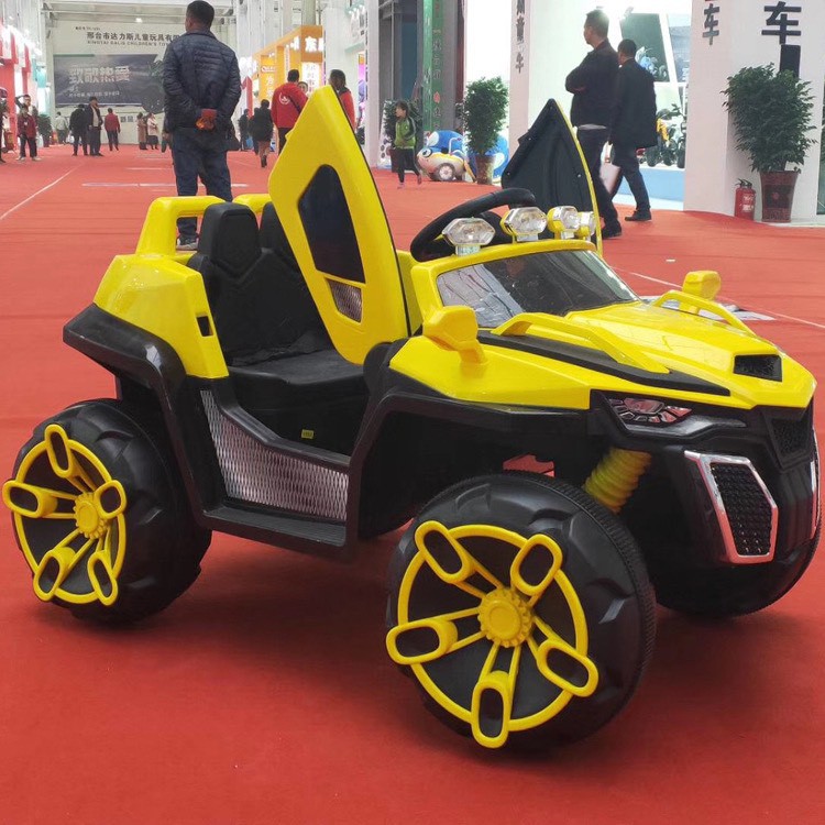 Ô tô xe điện địa hình YT-1188 đồ chơi cho bé 2 chỗ 4 động cơ (Đỏ-Trắng-Vàng-Xanh)