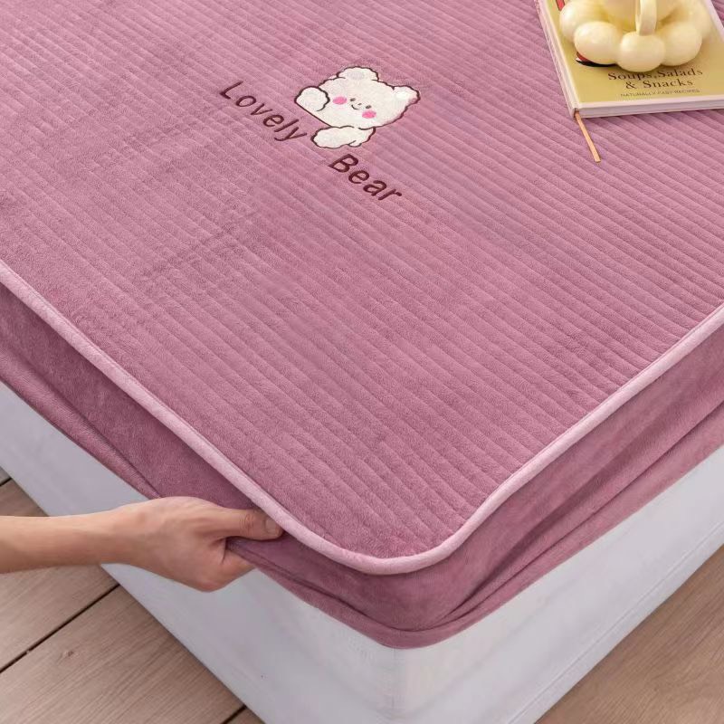 Bộ ga kèm 2 vỏ gối gấu cao cấp, Chất nỉ  nhung dầy dặn mềm mịn kháng khuẩn giữ nhiệt tốt an toàn cho da