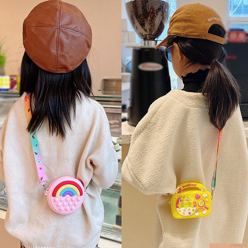 Túi đeo chéo vai bằng silicon họa tiết hoạt hình dễ thương cho bé gái