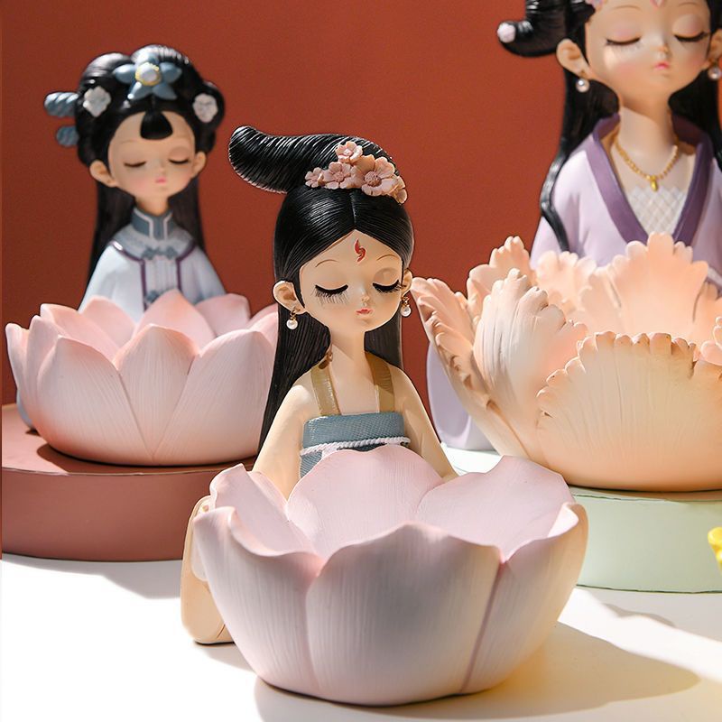 Cô gái cầm hoa sen đựng kẹo 🍭 xinh xắn