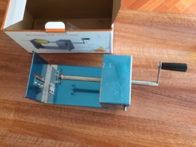 Máy cắt khoai tây lốc xoáy tặng 2 dao