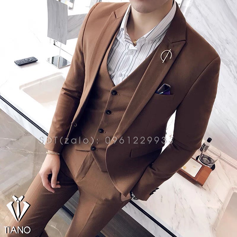 Bộ Vest nam form ôm body màu Vàng Bò 1 cúc chất vải dày mịn co giãn nhẹ, form ôm đẹp. Suit Nam Cao Cấp
