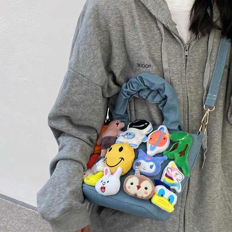 Túi Đeo Chéo Sticker Bông 2 Màu