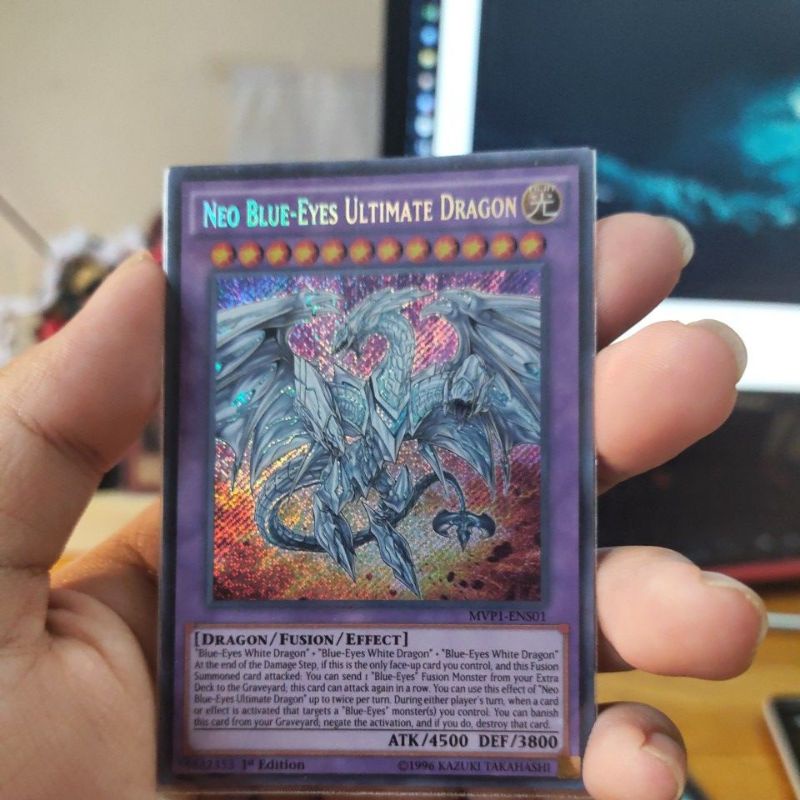 Neo Blue Eyes Ultimate Dragon - Tặng kèm toploader