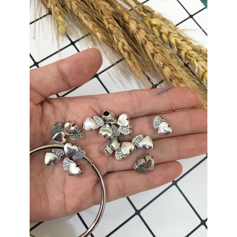 Mặt tim có lỗ đan vòng