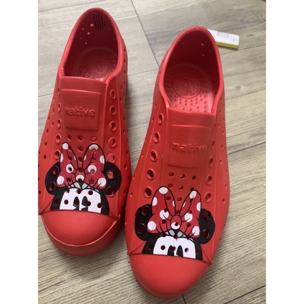 Giày nativ.e hoạ tiết mickey
