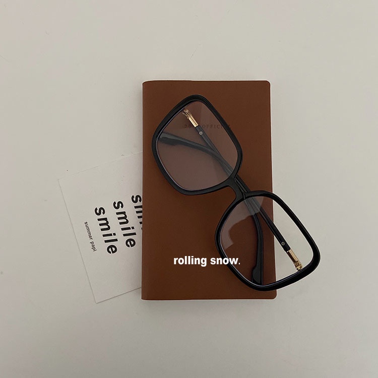 Mắt Kính Gọng Lớn Tròng Phẳng Trong Suốt Phong Cách Cổ Điển Cho Nữ