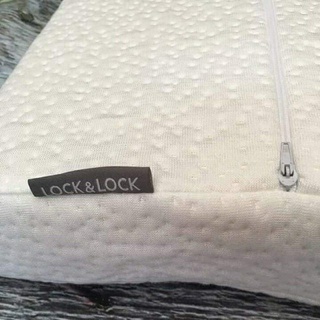 Gối cong Memory Foam Lock&Lock HLW111