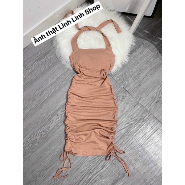 Đầm body cổ yếm