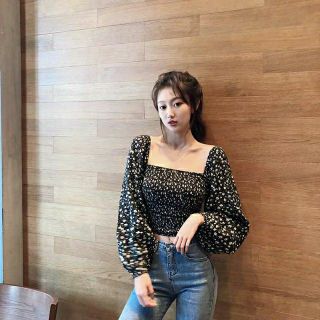 (SẴN) Áo cổ vuông co giãn hoa nhí croptop M25