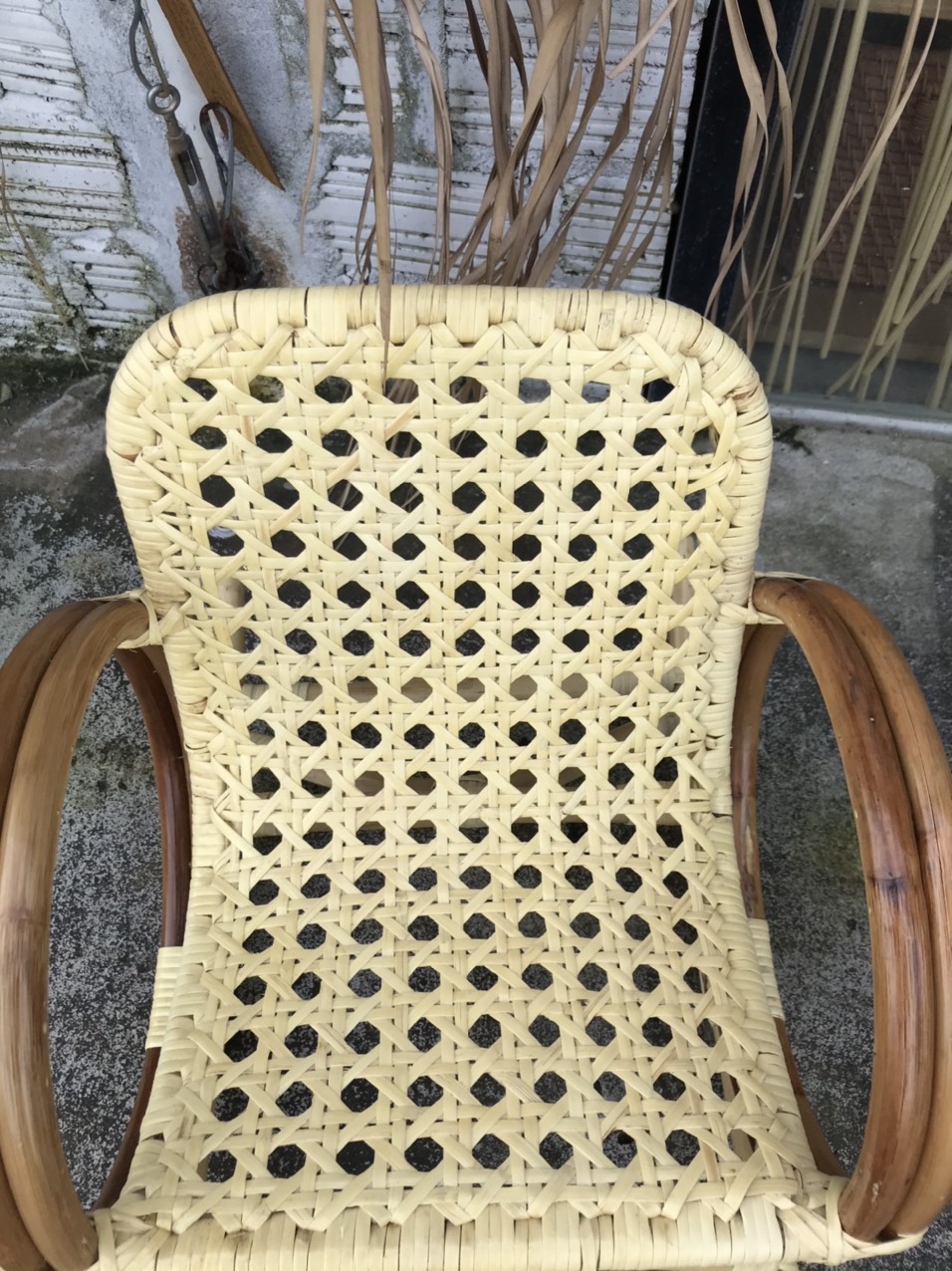 Ghế đan mắt cáo tinh tế sắc nét dành cho bé dài toàn ghế 60 cm rộng 40 cm | BigBuy360 - bigbuy360.vn