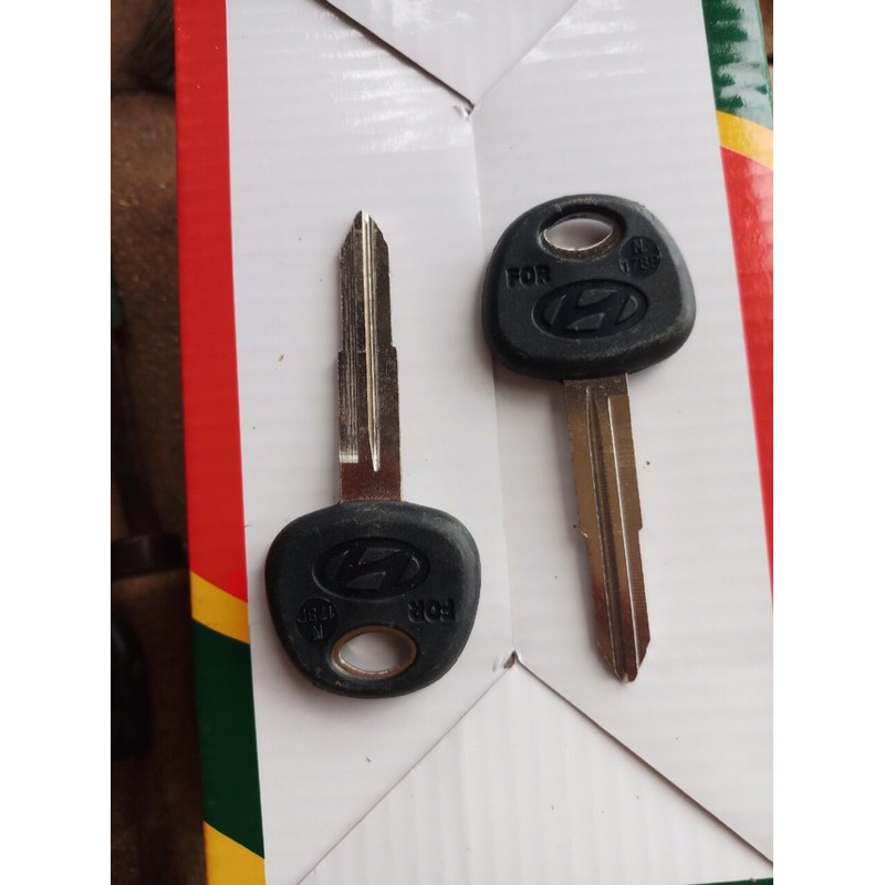 Phôi chìa khoá xe HUYNDAI rảnh trái ( combo 2 chìa )