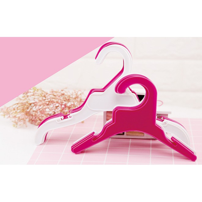 MÓC QUẦN ÁO CHO CHÓ MÈO