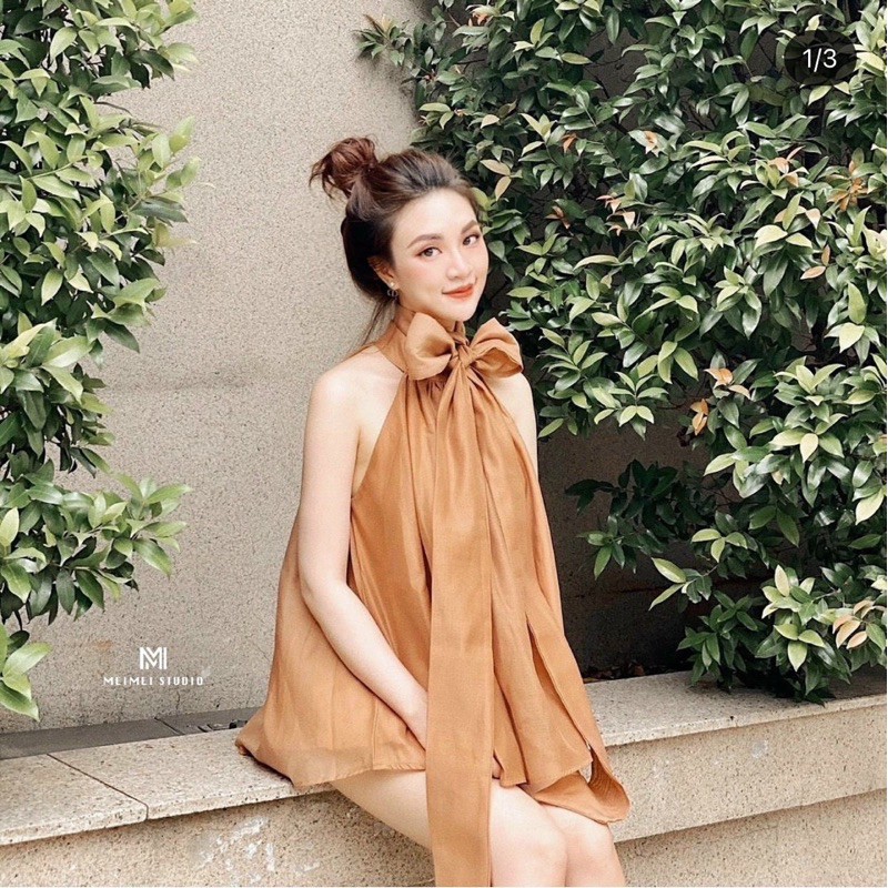 Áo lụa cổ yếm nơ dài sát nách | BigBuy360 - bigbuy360.vn