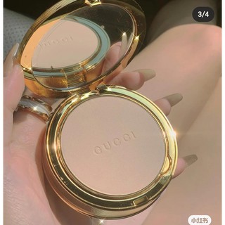 Phấn Gucci siêu đẹp luôn.