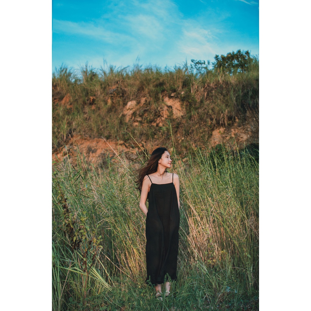 Váy hai dây Linen Đen