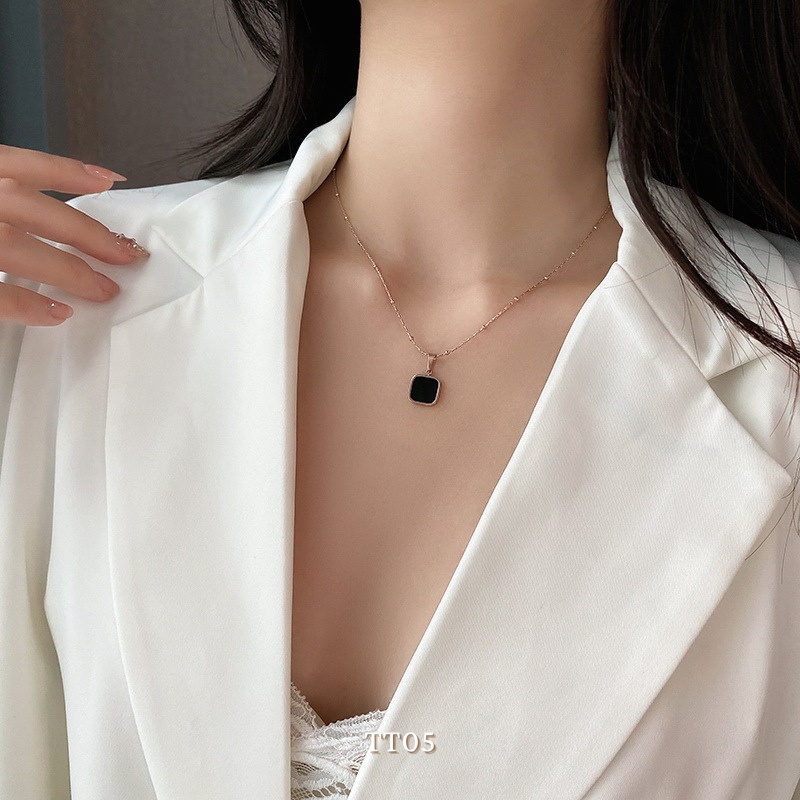 [KHÔNG ĐEN GỈ] Dây chuyền Titan mặt vuông trắng đen basic cá tính đơn giản - Mely TT05