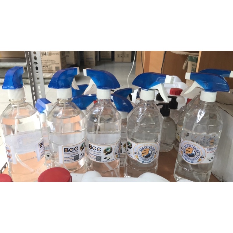Cồn sát khuẩn 70 độ và 90 độ , chai 500 ml và 1000 ml , có vòi xịt .