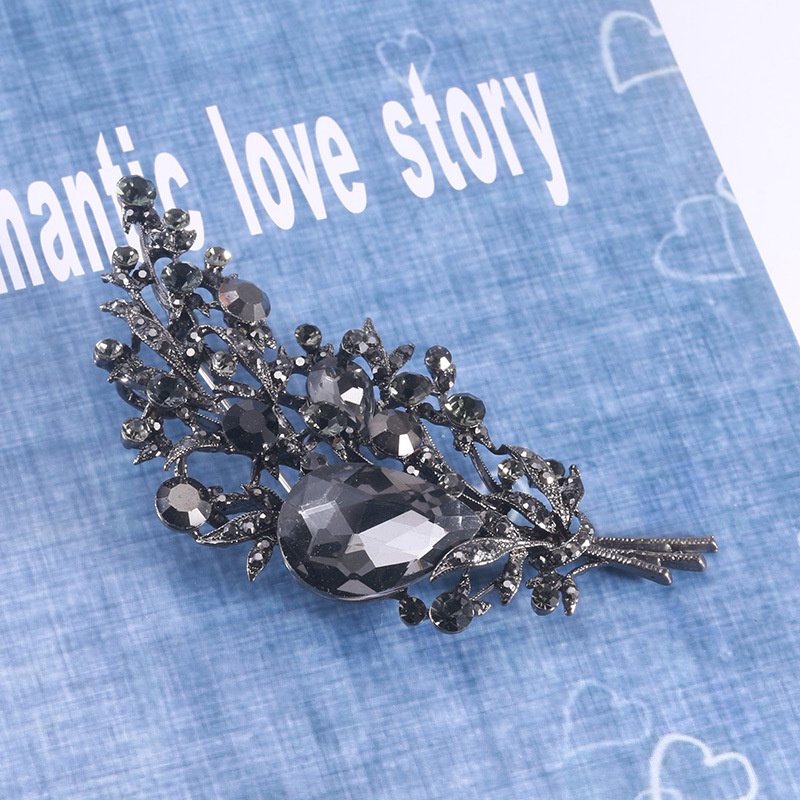 Ghim Cài Áo Hình Hoa Lớn Đính Đá Pha Lê Thời Trang