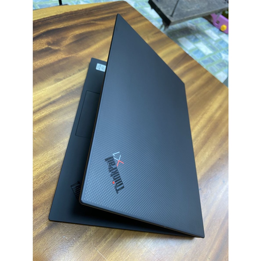 Lenovo Thinkpad X1 Carbon Gen 8  Core i7 - 10610u, 16G, SSD 512G, 4K, Finger, Face ID, 14in
