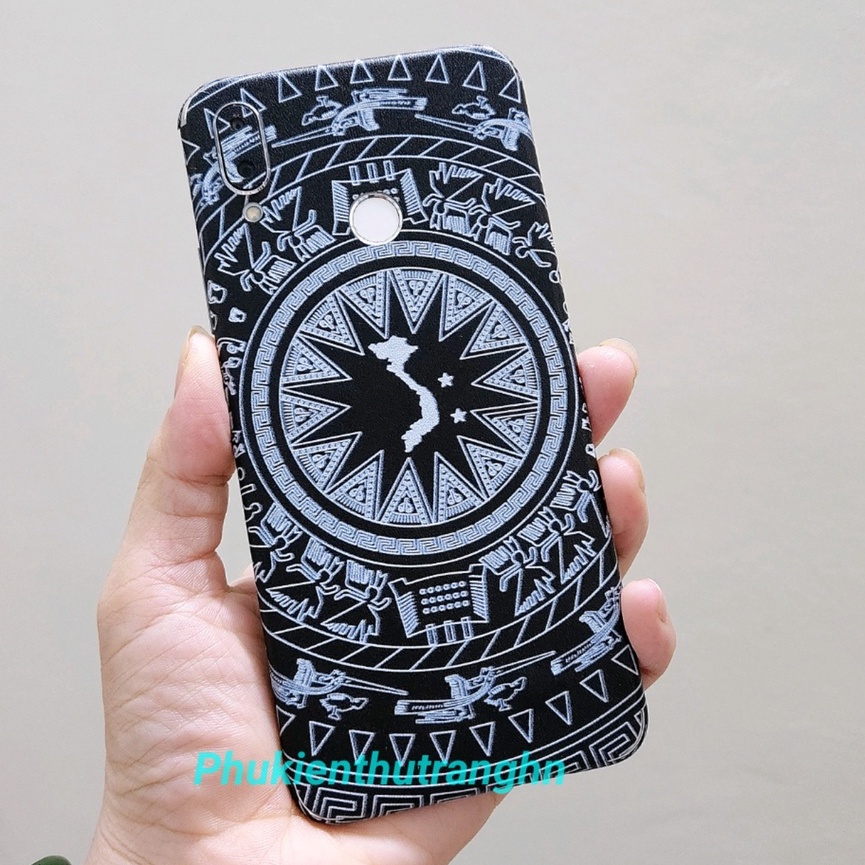 Dán skin mặt lưng trống đồng vân nổi 3D - mặt lưng kim tuyến in logo Samsung A52 A52S A72 A71 A51 S20 FE S21 FE M51 M52