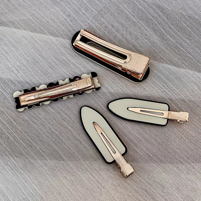 Kẹp Tóc Nữ Họa Tiết Caro Trắng Đen Thời Trang Hàn Quốc