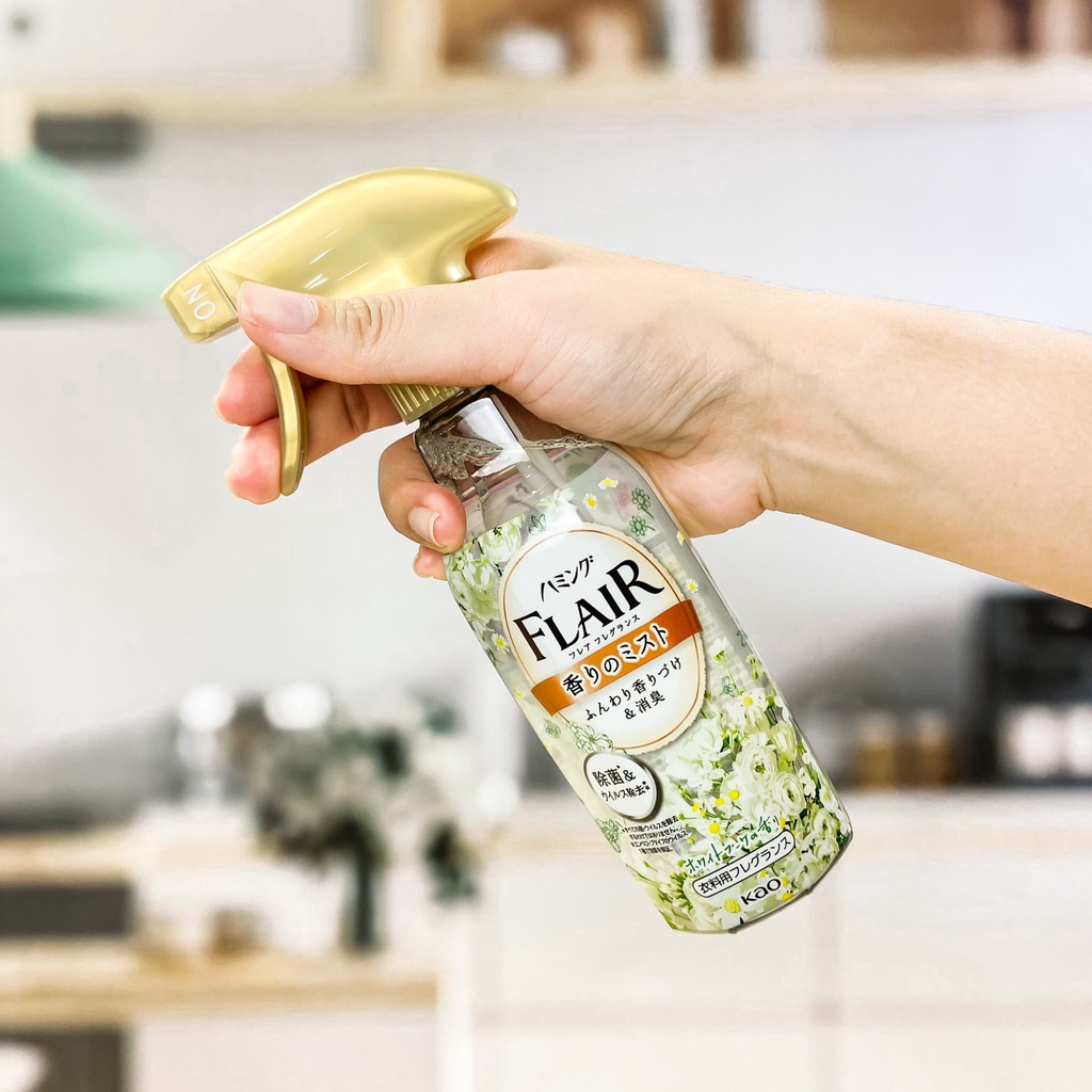 Xịt thơm và làm phằng quần áo 2 in 1 Flair 270ml, chai xịt thơm quần áo Kao chính hãng, xịt phẳng áo quần nội địa nhật