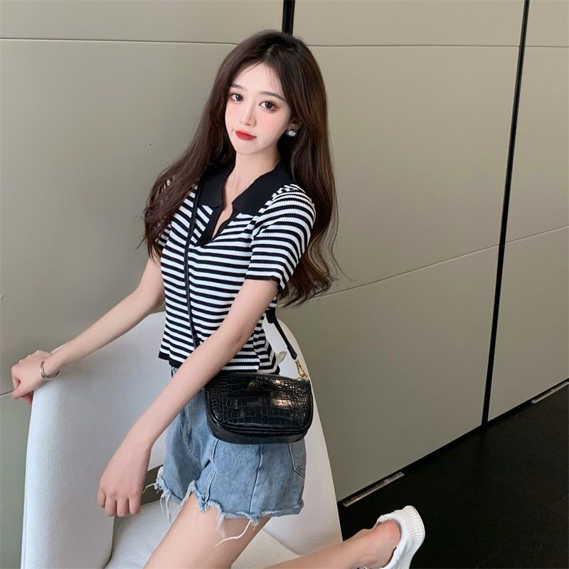 Áo polo tay ngắn cổ chữ V họa tiết sọc thời trang dành cho nữ