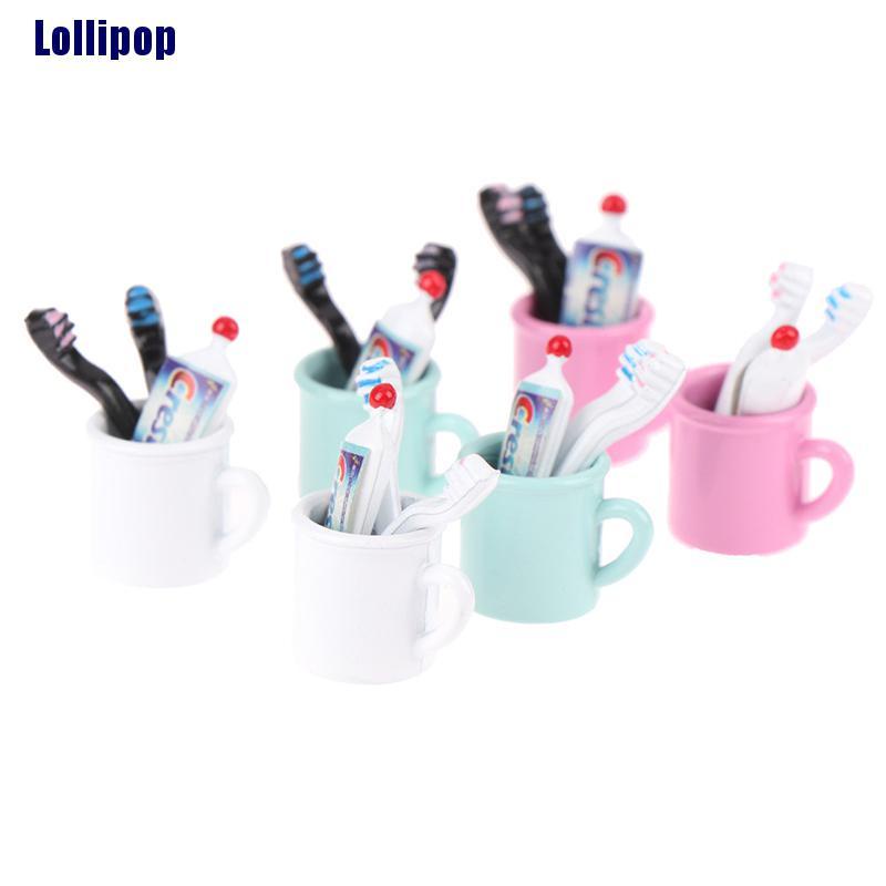Set bàn chải và cốc đánh răng mini tỉ lệ 1: 12 trang trí nhà búp bê