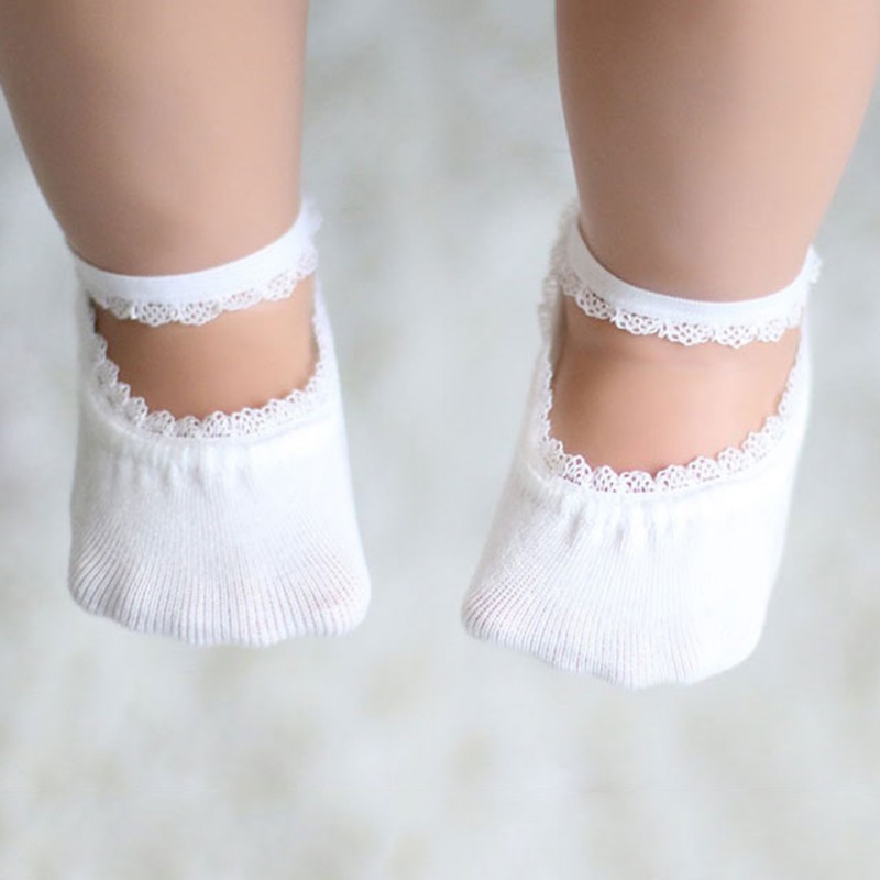 Đôi vớ cotton phối ren mềm mại cho bé