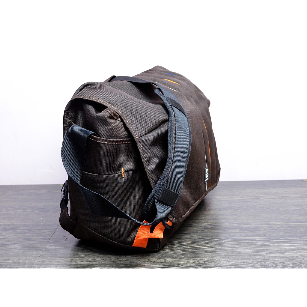 Túi máy ảnh size lớn Crumpler Jackpack 9000 có ngăn để laptop