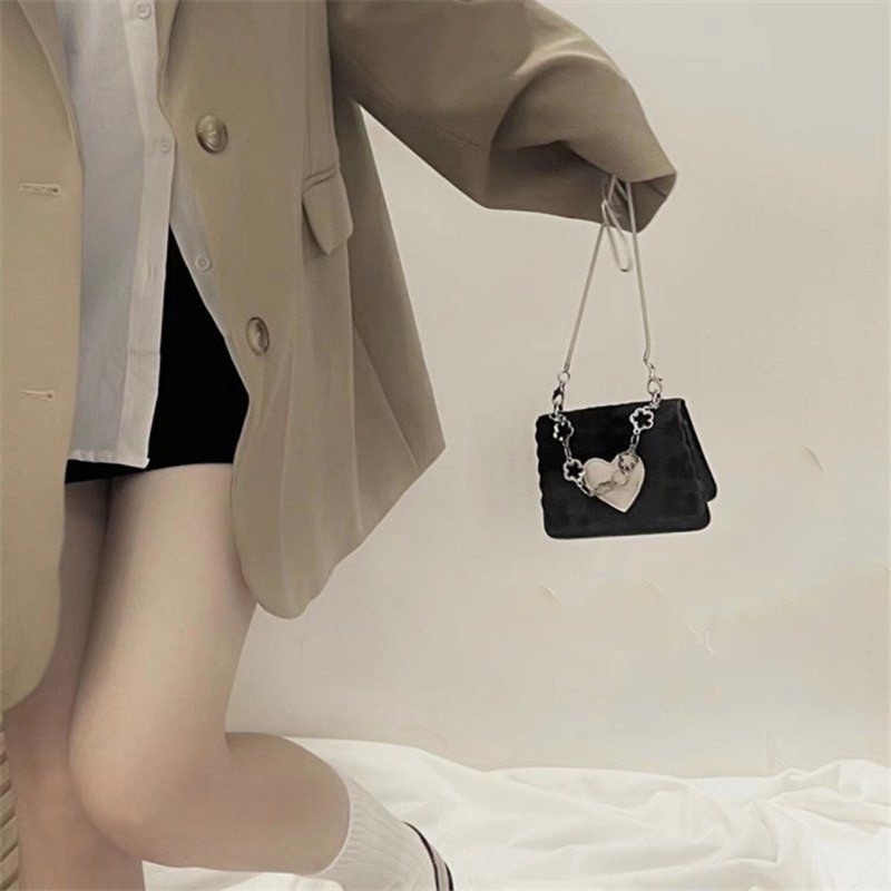 Túi đeo chéo mini trái tim Butterfly