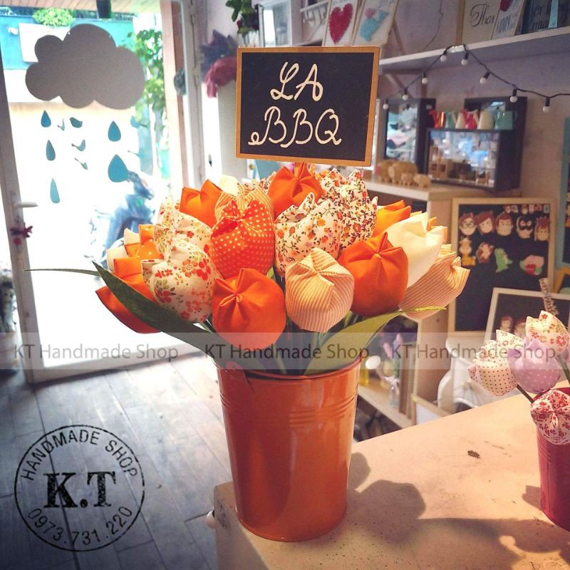 Hoa tulip vải handmade lẻ mix 8 tông màu.