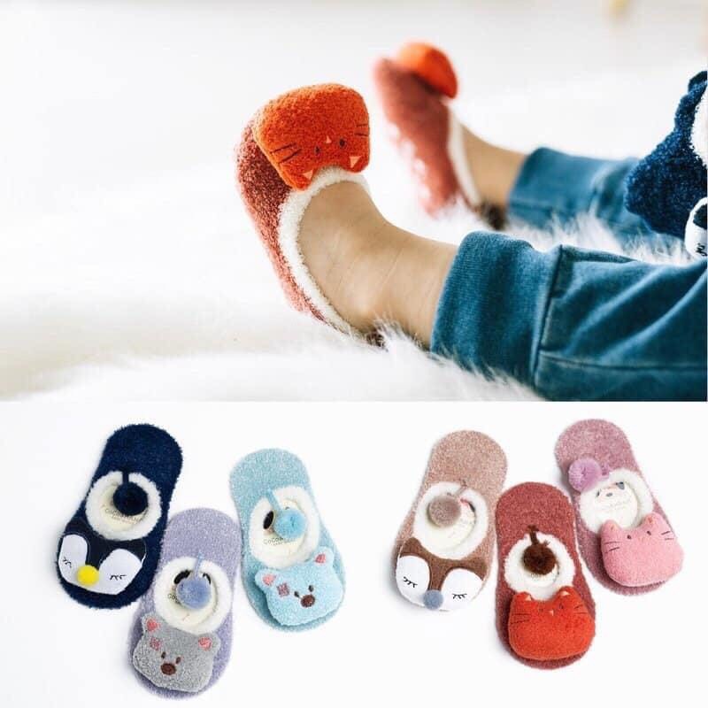 Giày tập đi, vớ tập đi giữ ấm cho bé trai và bé gái