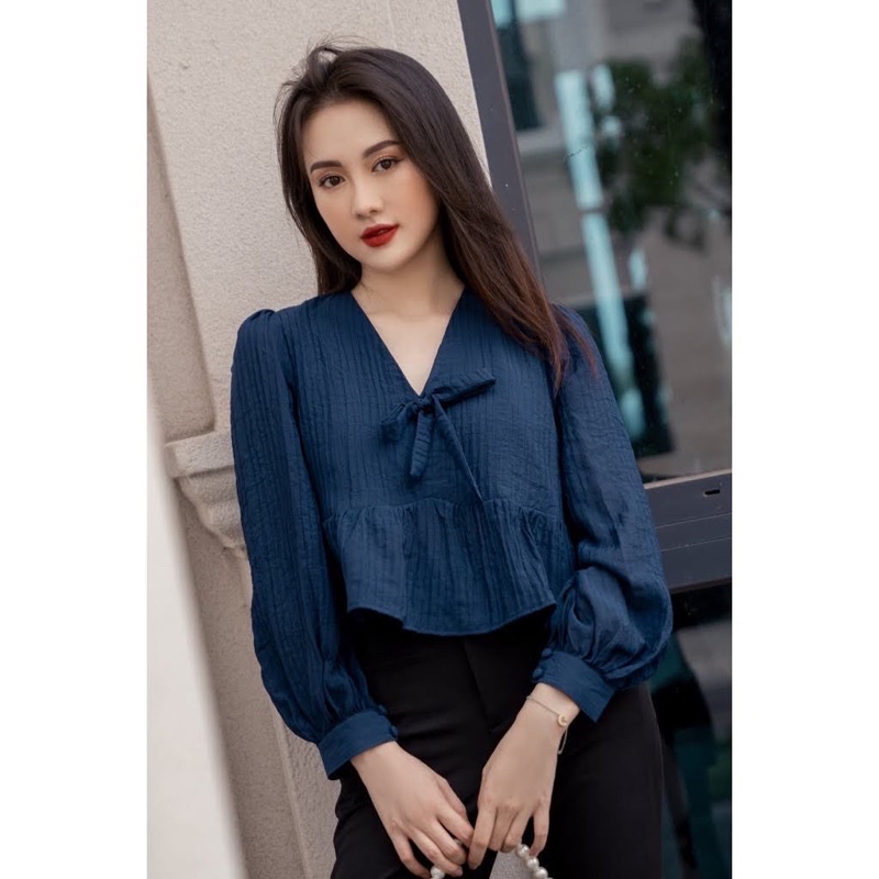 Thanh lý - Áo kiểu xanh navy size M OLV