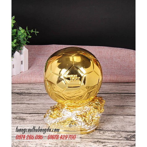 Mô hình cup quả bóng vàng