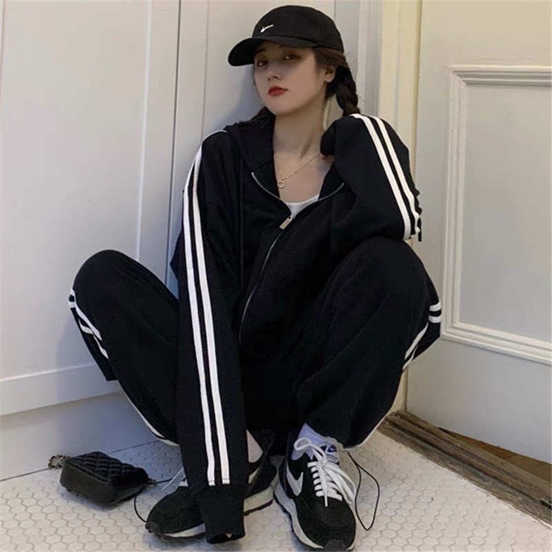 Bộ thể thao 2 sọc House T&amp;T  có mũ chất dầy đẹp from thụng to, chạy rót 2 sọc có 2 màu đen , ghi